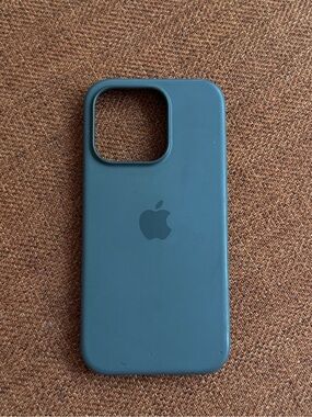 Apple Silicone iPhone Case – Gray